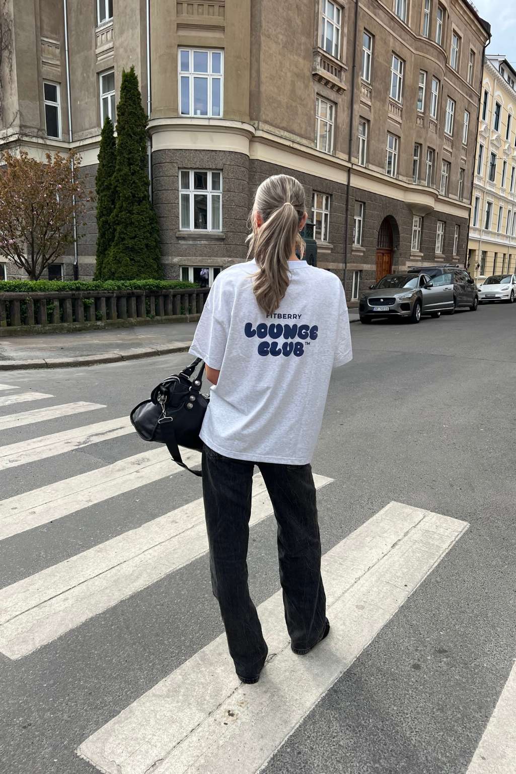 LOUNGE CLUB OVERSIZED TEE - Image 5