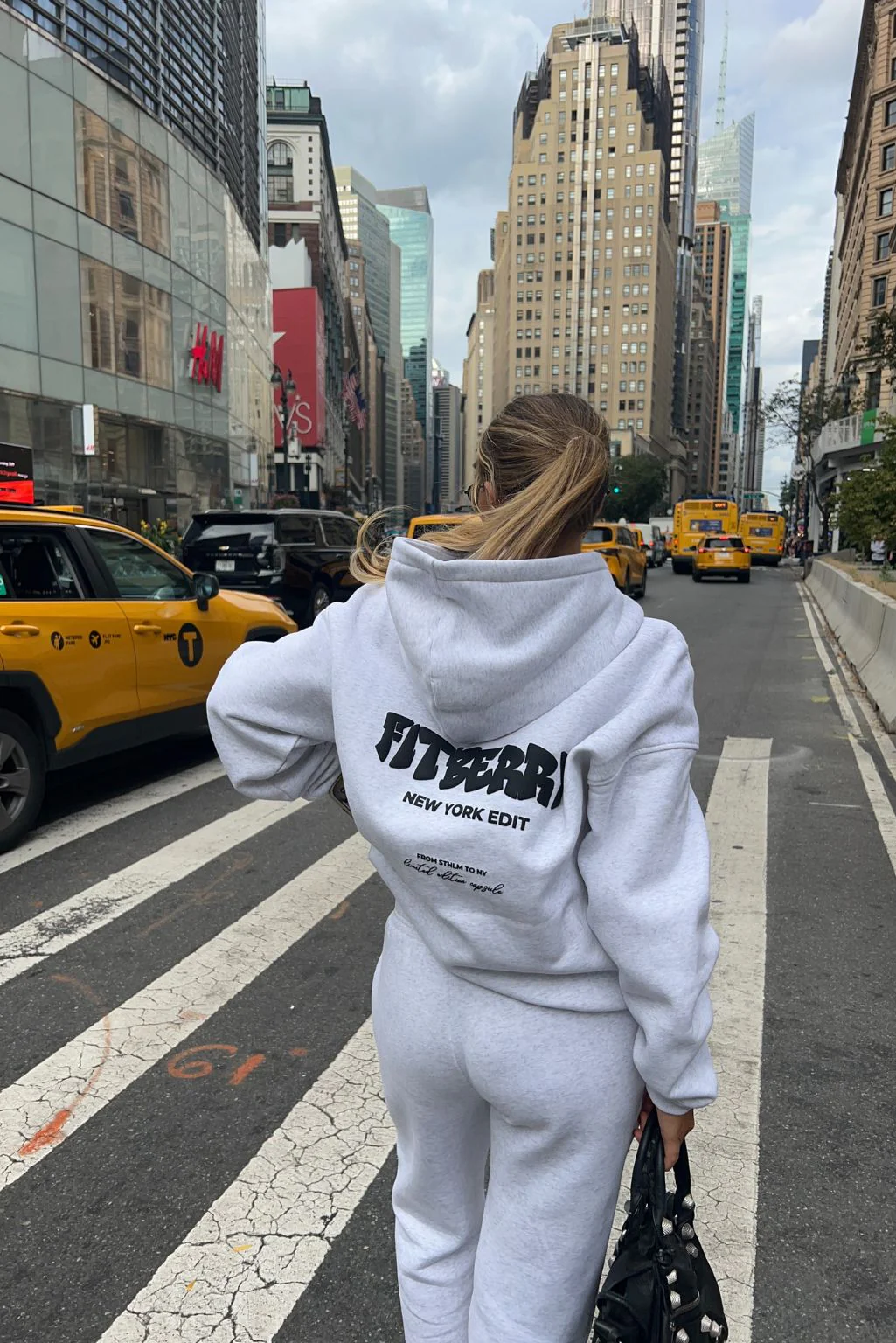 NEW YORK EDIT OVERSIZED HOODIE - Image 15