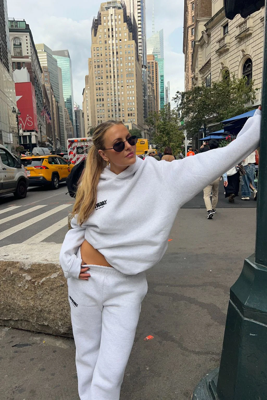 NEW YORK EDIT OVERSIZED HOODIE - Image 3