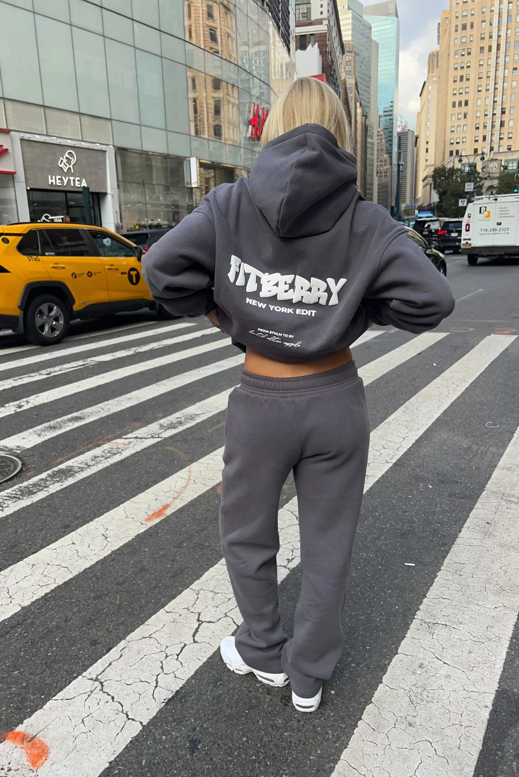NEW YORK EDIT OVERSIZED HOODIE - Image 15