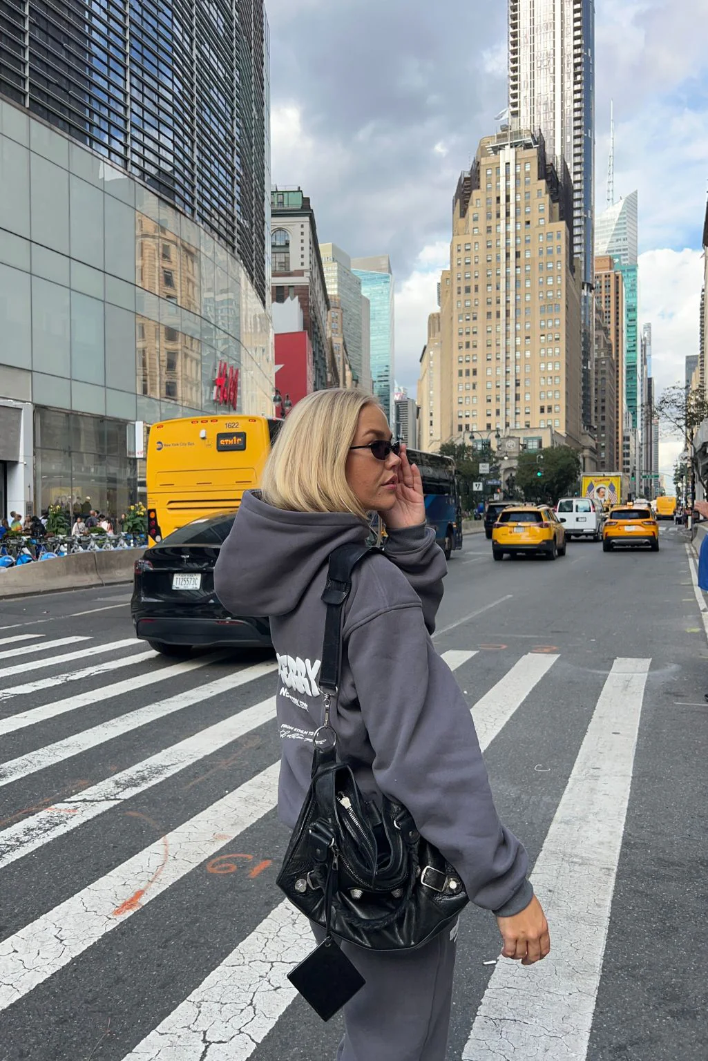 NEW YORK EDIT OVERSIZED HOODIE - Image 16