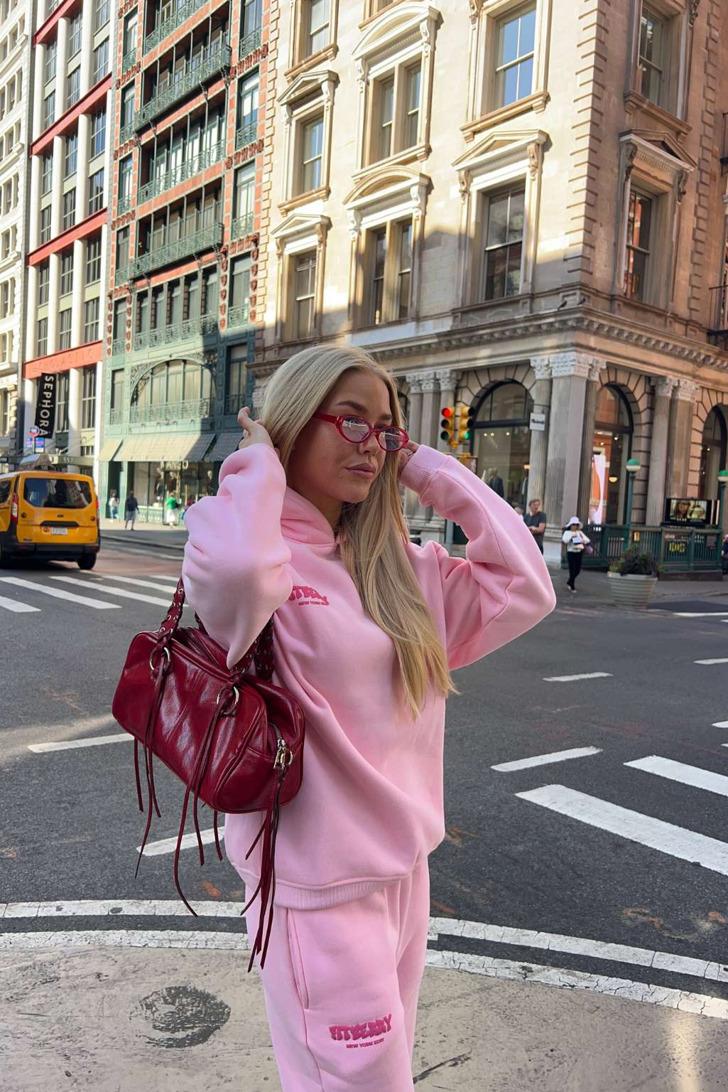 NEW YORK EDIT OVERSIZED HOODIE - Image 17