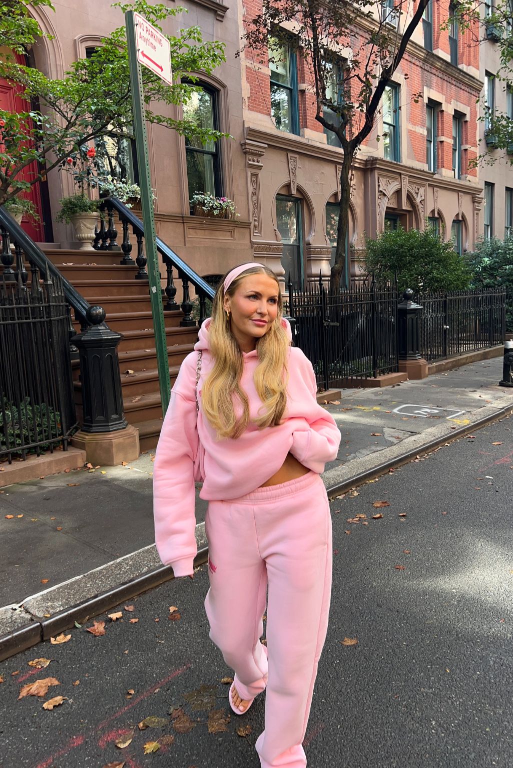 NEW YORK EDIT OVERSIZED HOODIE - Image 18