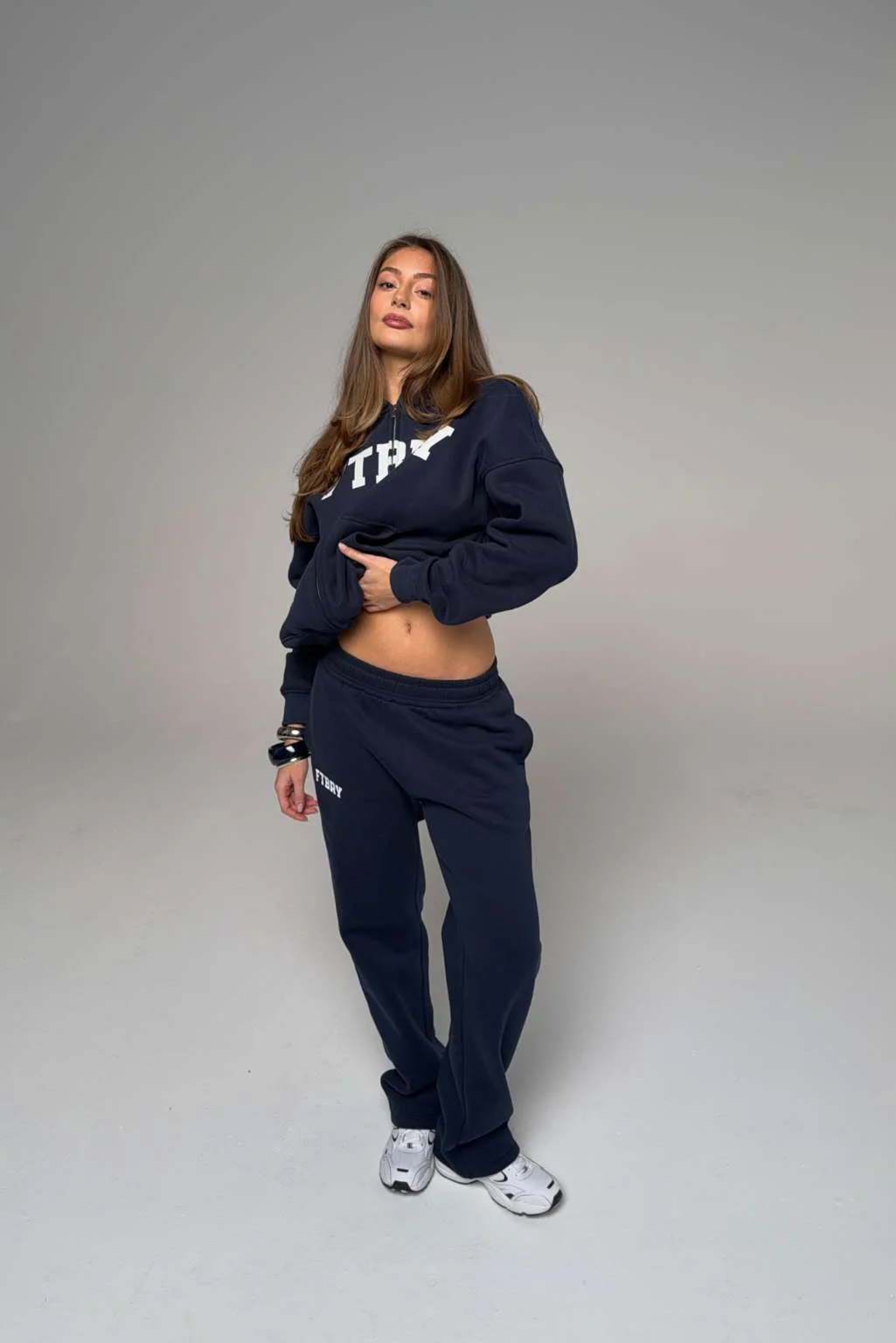 SPORT & LEISURE OVERSIZED ZIP HOODIE - Image 11