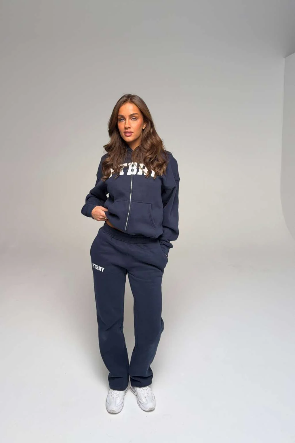 SPORT & LEISURE OVERSIZED ZIP HOODIE - Image 17