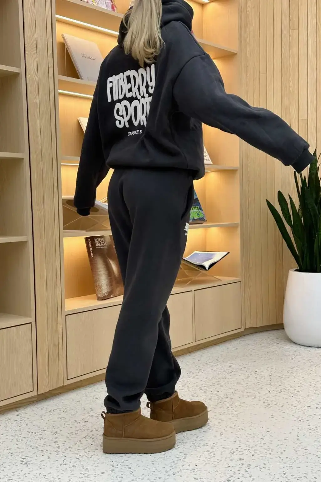 SPORTS CLUB OVERSIZED HOODIE - Image 4