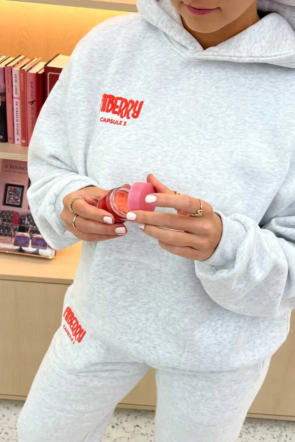 SPORTS CLUB OVERSIZED HOODIE - Image 3