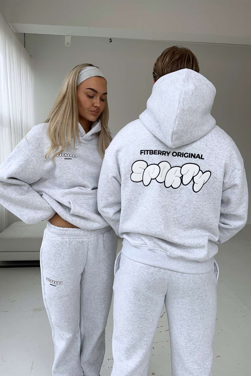 SPORTY OVERSIZED HOODIE - Image 13