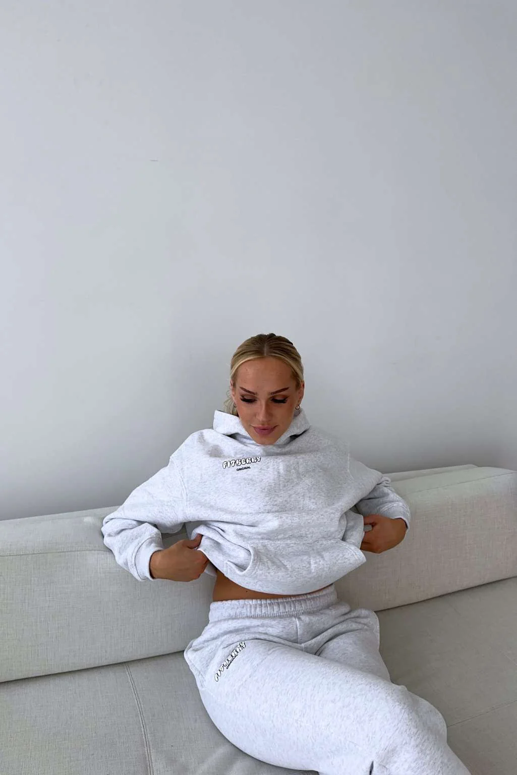 SPORTY OVERSIZED HOODIE - Image 9