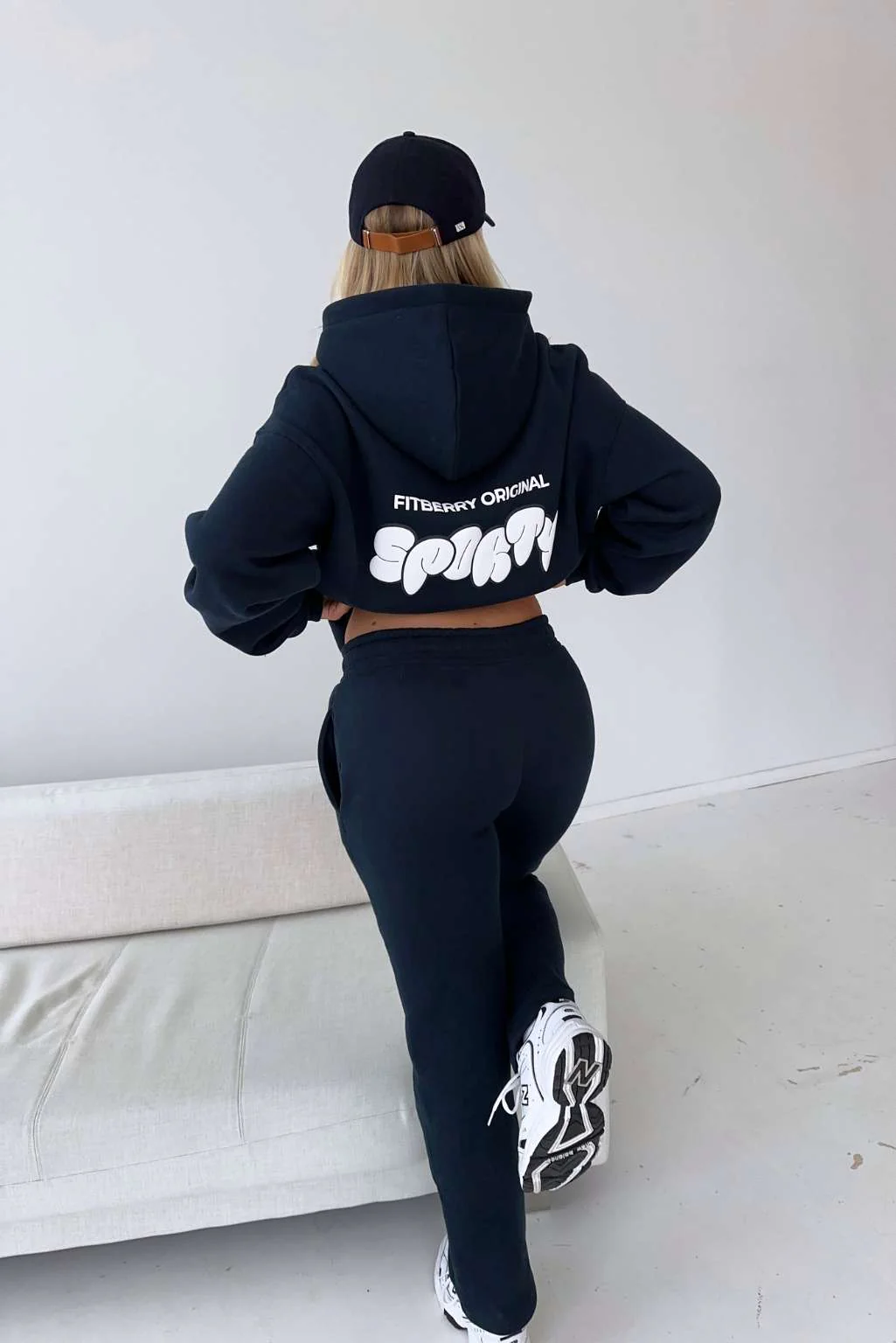 SPORTY OVERSIZED HOODIE - Image 11