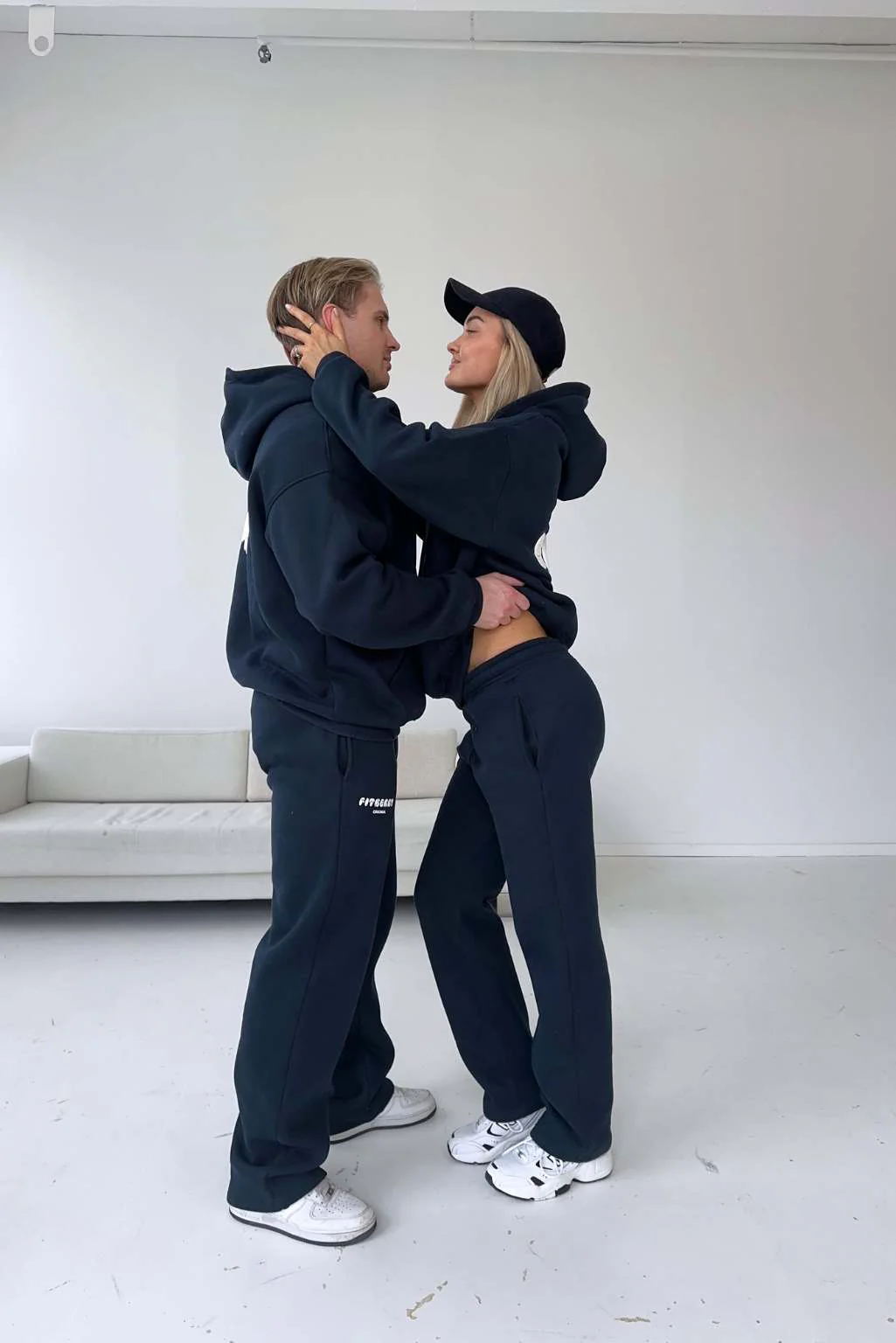 SPORTY OVERSIZED HOODIE - Image 5